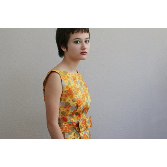 1950's Vibrant Floral Party Dress // Junior or Women's Size Double Extra Small - Picture 4 of 6